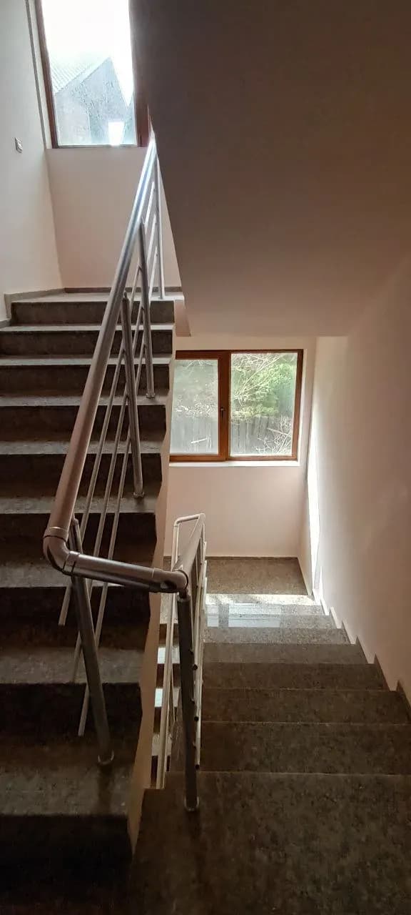 Реновиране на вход