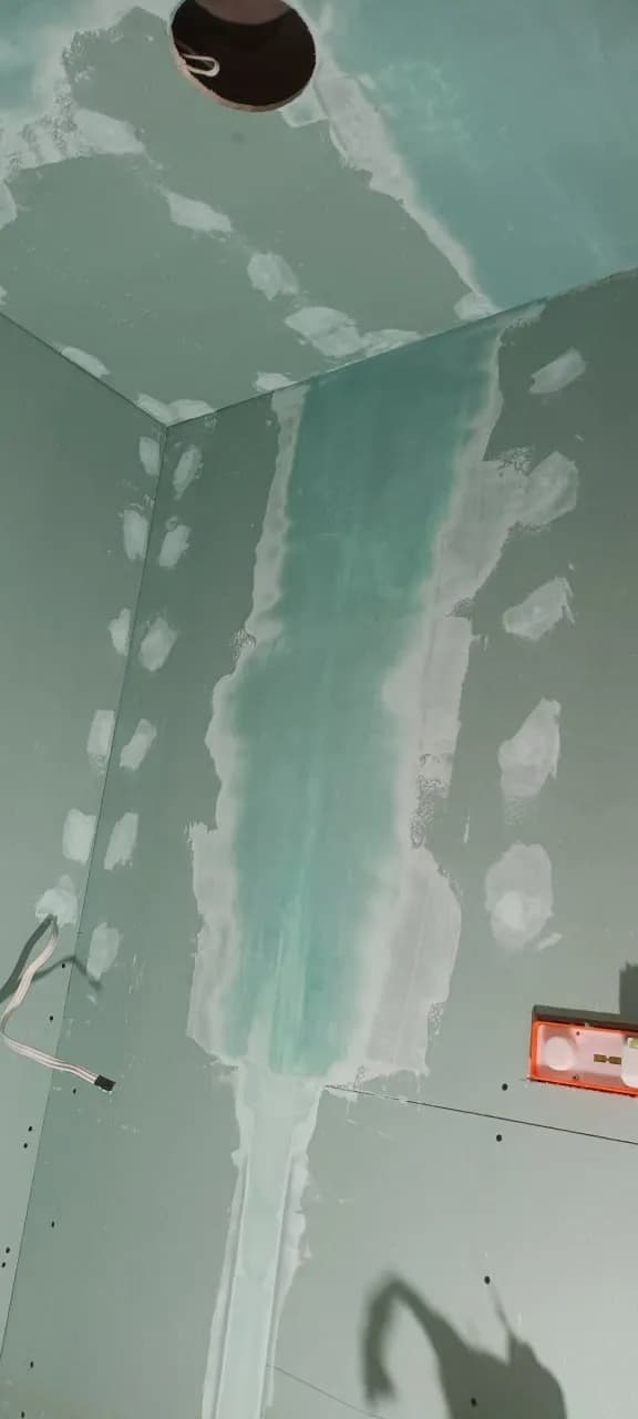 Шпакловка и боядисване